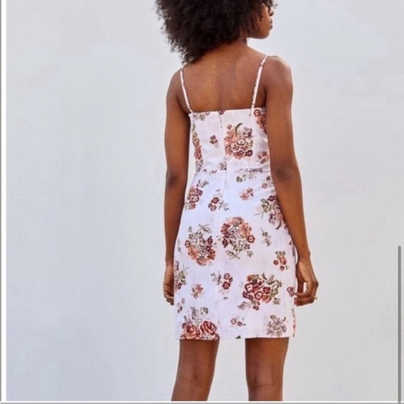 H&M x Brock Collection White Floral Fitted
Linen Blend Mini Dress Women NWT - Picture 13 of 13